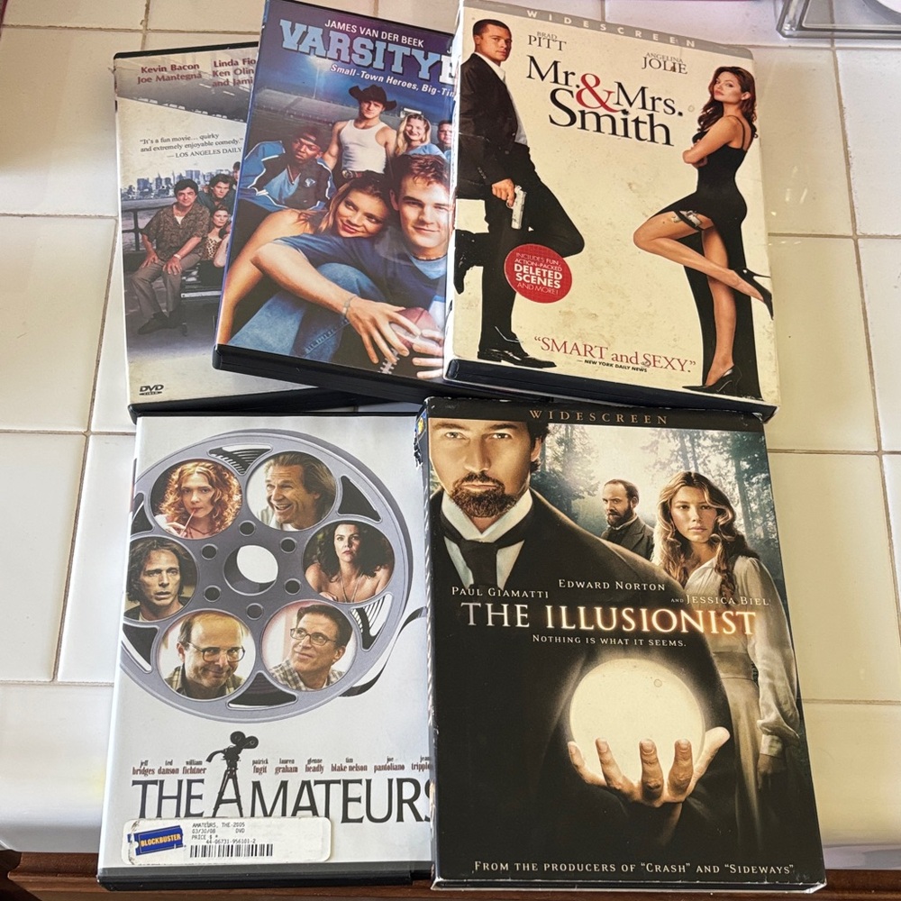 Lot of 5 DVD Movies – Mr. & Mrs. Smith, The Illusionist, The Amateurs +